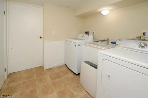 35 Beech Ter, Wayne, NJ 07470 photo 28