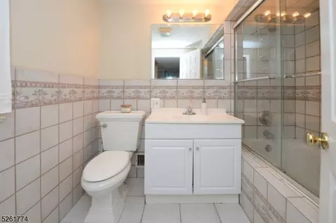 35 Beech Ter, Wayne, NJ 07470 photo 24