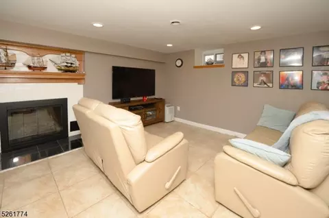 35 Beech Ter, Wayne, NJ 07470 photo 26