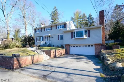 35 Beech Ter, Wayne, NJ 07470