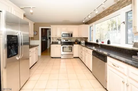 35 Beech Ter, Wayne, NJ 07470 photo 10