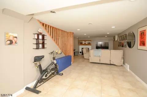35 Beech Ter, Wayne, NJ 07470 photo 25