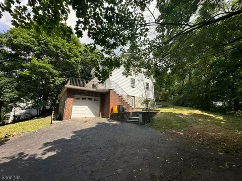 77 Leather Stocking Path, Lincoln Park, NJ 07035