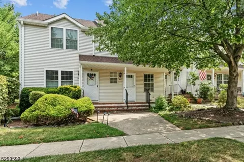 402 Wedgewood Cir, Flemington, NJ 08822
