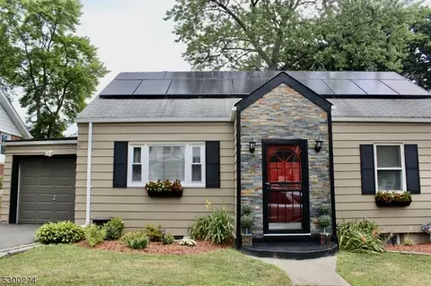 21 Cliff St, Haledon, NJ 07508