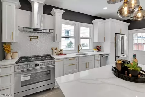 109 Laurel Ave, Kearny, NJ 07032