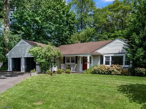 9 Evergreen Ct, Glen Ridge, NJ 07028