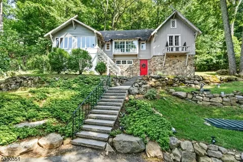 11 Glenside Trl, Sparta, NJ 07871