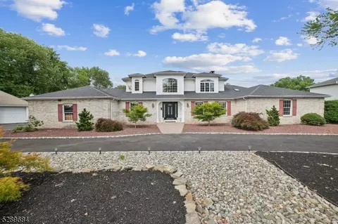 95 Ryerson Rd, Lincoln Park, NJ 07035