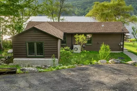 163 E Shore Lake Owassa Rd, Newton, NJ 07860