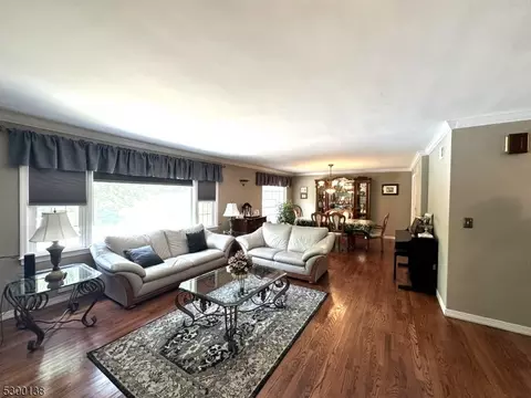 75 Alpine Dr, Wayne, NJ 07470 photo 2
