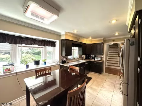 75 Alpine Dr, Wayne, NJ 07470 photo 9
