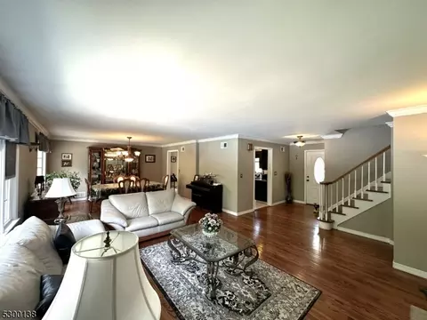 75 Alpine Dr, Wayne, NJ 07470 photo 3