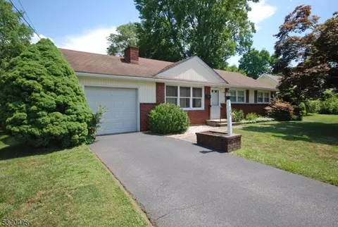 705 Fourth St, Belvidere, NJ 07823
