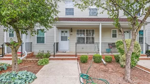 904 Wetherburn Ct, Flemington, NJ 08822