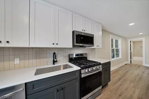 1403 Roosevelt Ave, Manville, NJ 08835