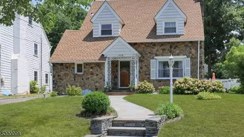 444 Baldwin Rd, Maplewood, NJ 07040
