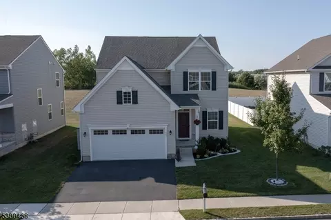 35 Trafalgar Ct, Sparta Twp, NJ 07871