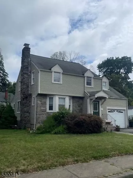 32 Central Ave, Butler, NJ 07405