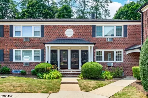313 Pitney Pl, Morristown, NJ 07960