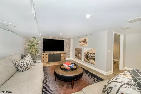 20 Birch Ln, Wayne, NJ 07470 photo 26