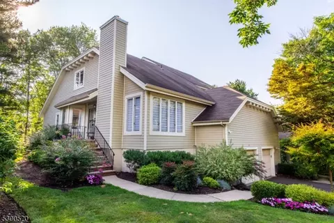 20 Birch Ln, Wayne, NJ 07470