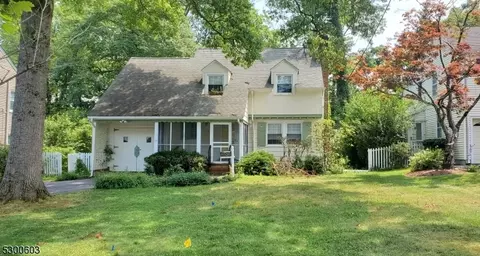 35 Crescent Rd, Livingston, NJ 07039