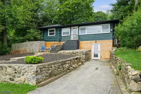 17 Fern Rd, Sparta, NJ 07871