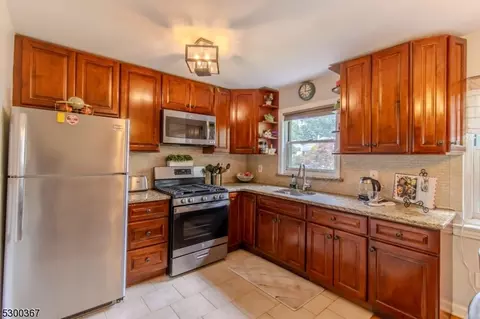 358 Esplanade #54, Maywood, NJ 07607 photo 3
