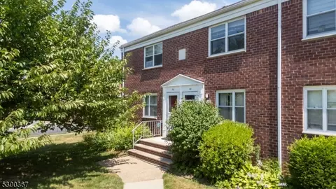 358 Esplanade #54, Maywood, NJ 07607