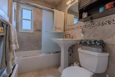 358 Esplanade #54, Maywood, NJ 07607 photo 18