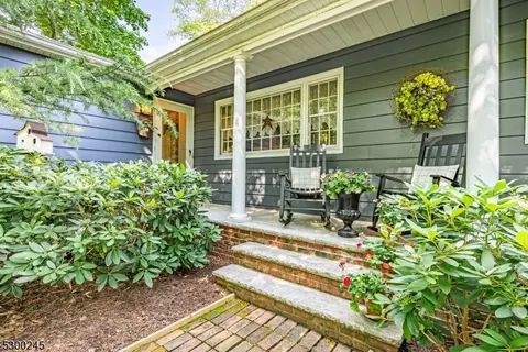 27 River Rd, Denville, NJ 07834