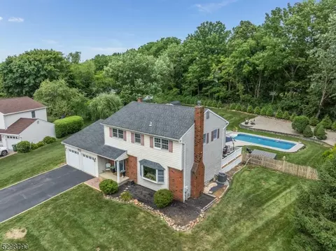 79 Peddlers Ln, Phillipsburg, NJ 08865