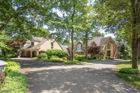 15 Canterbury Ct, Randolph Twp, NJ 07945