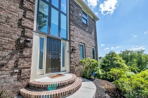 3 Palmer Ct, Florham Park, NJ 07932