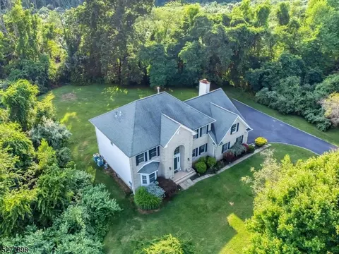 20 Trout Brook Ln, Randolph Twp, NJ 07869