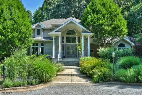 177 Pond Rd, Freehold, NJ 07728