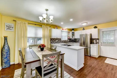11 Cleveland St, Somerville, NJ 08876