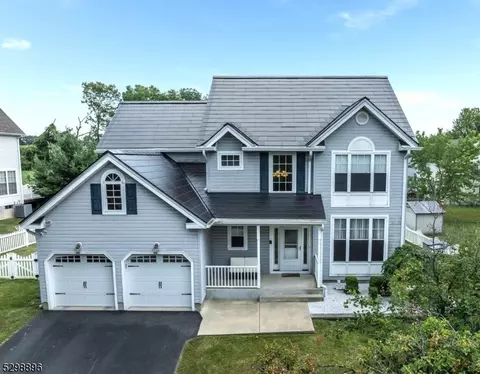 128 Pudding Stone Way, Phillipsburg, NJ 08865