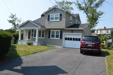11 Sundown Ln, Clifton, NJ 07013