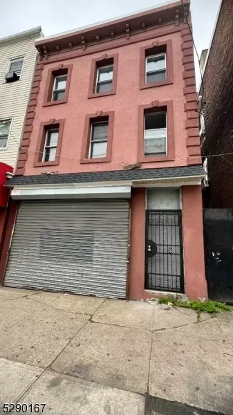 229 3rd St, Elizabeth City, NJ 07206