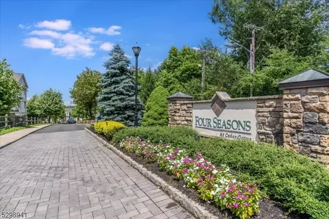 1110 Holly Ln #10, Cedar Grove, NJ 07009