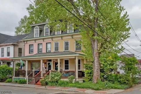 84 Delevan St, Lambertville, NJ 08530