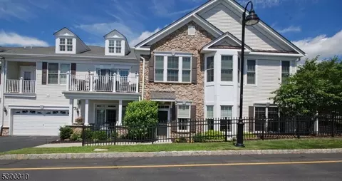 34 Brownstone Rd, Clifton, NJ 07013