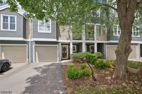 136 Bonney Ct, Bridgewater, NJ 08807