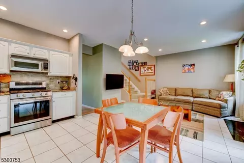 6 Harrier Ct, Wayne, NJ 07470 photo 25