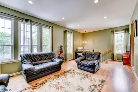6 Harrier Ct, Wayne, NJ 07470 photo 14