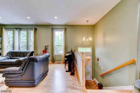 6 Harrier Ct, Wayne, NJ 07470 photo 5