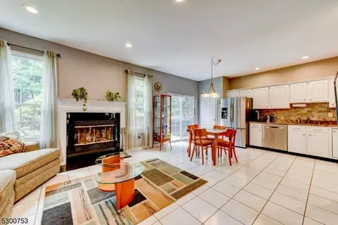 6 Harrier Ct, Wayne, NJ 07470 photo 17