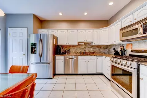 6 Harrier Ct, Wayne, NJ 07470 photo 22